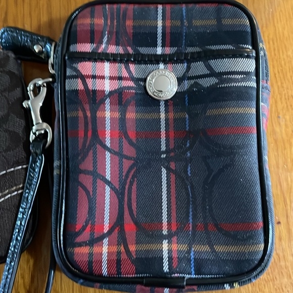 2 Wristlet Perfect for Credits Cards or Change - Picture 4 of 10